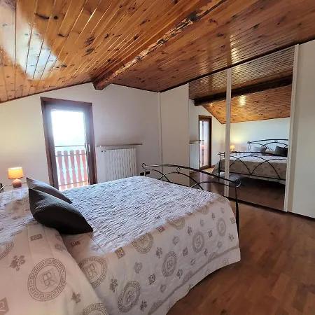 Daire La Mansardina Sul Mountain Iseo Hospitality *
