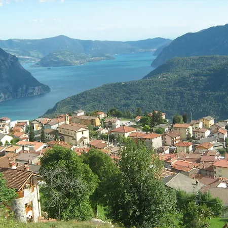 Апартаменты La Mansardina Sul Mountain Iseo Hospitality